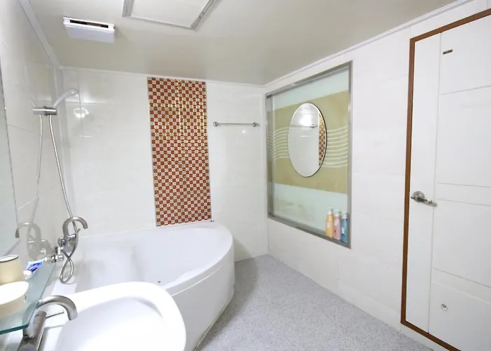 Hotel E Fashion Hotel 2*